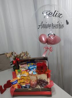 CESTAS DE ANIVERS�RIO PURA ELEGANCIA COM BAL�O BUBBLE MEDIO