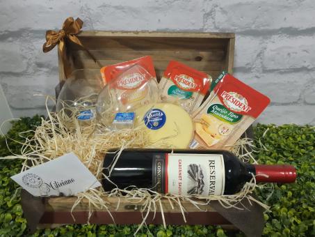 DEGUSTANDO COM QUEIJOS E VINHOS
