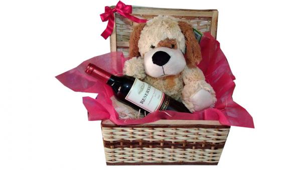 CESTAS DE ANIVERS�RIO CARINHO,  VINHO E PELUCIA 